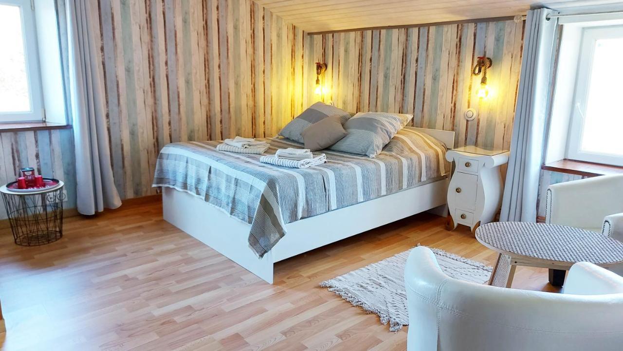 Saint-Just-Luzac Moulin De Mauzac Bed & Breakfast エクステリア 写真